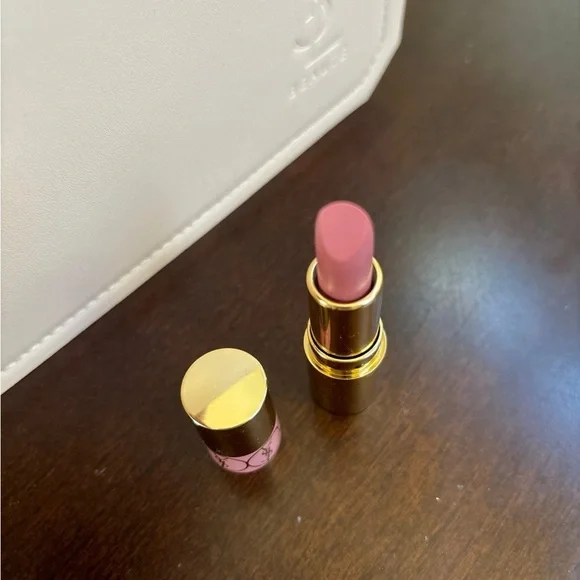 Yves Saint Laurent volumpte shine Lipstick - Soft Rose #44 mini - Picture 3 of 5
